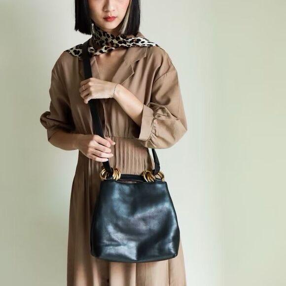 BALLY Shoulder Bag Gold Ring Leather Auth
